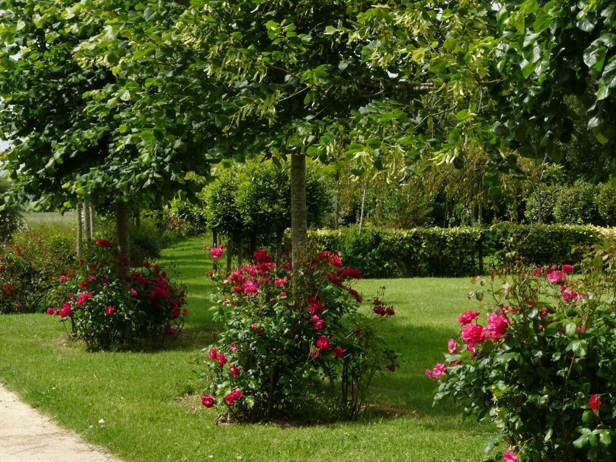 Gite Le Logis - Manoir Le Plessix Madeuc Corseul Dış mekan fotoğraf